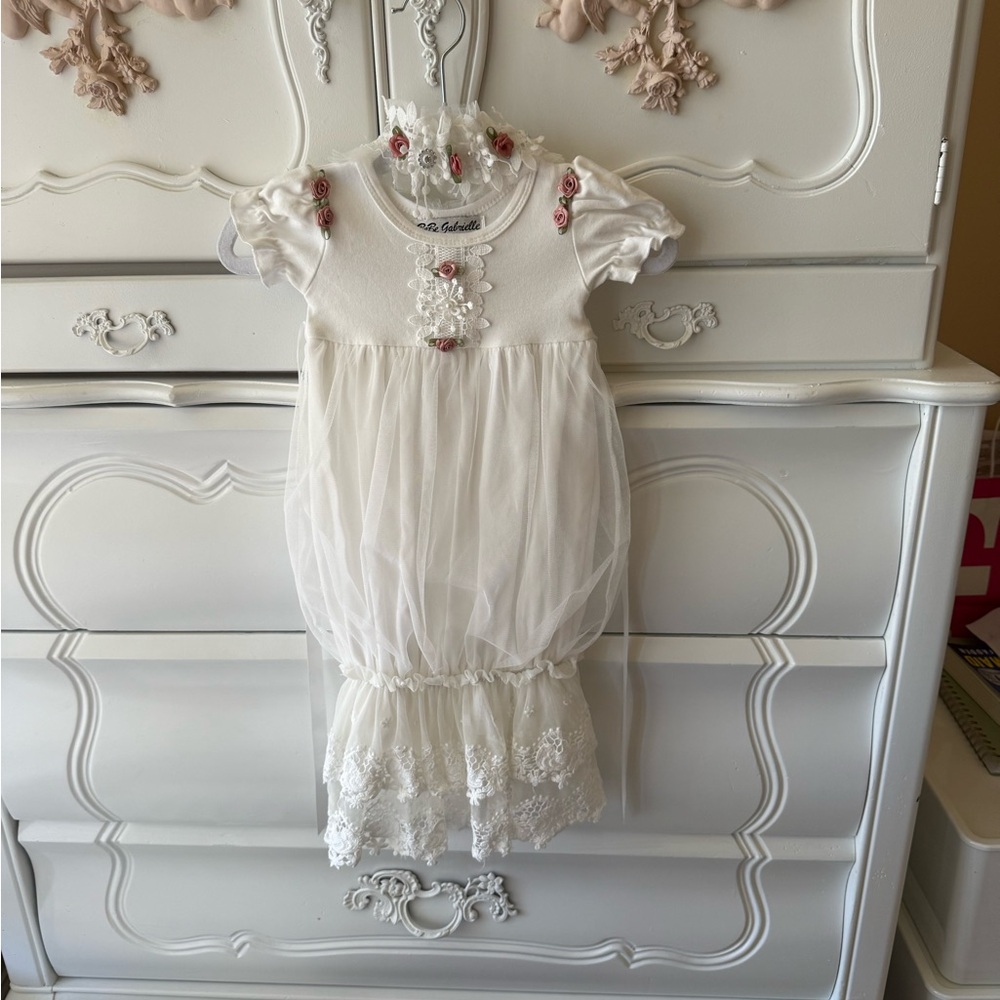 Elegant White Kids Pajamas with Floral Accents